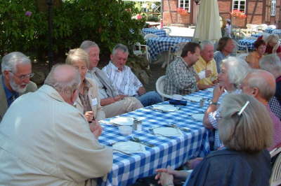 40 Pilzsachverst�ndige - aus 19 Organisationen 
