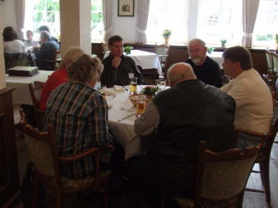Tischrunde Behrens Emgenbroich Buch